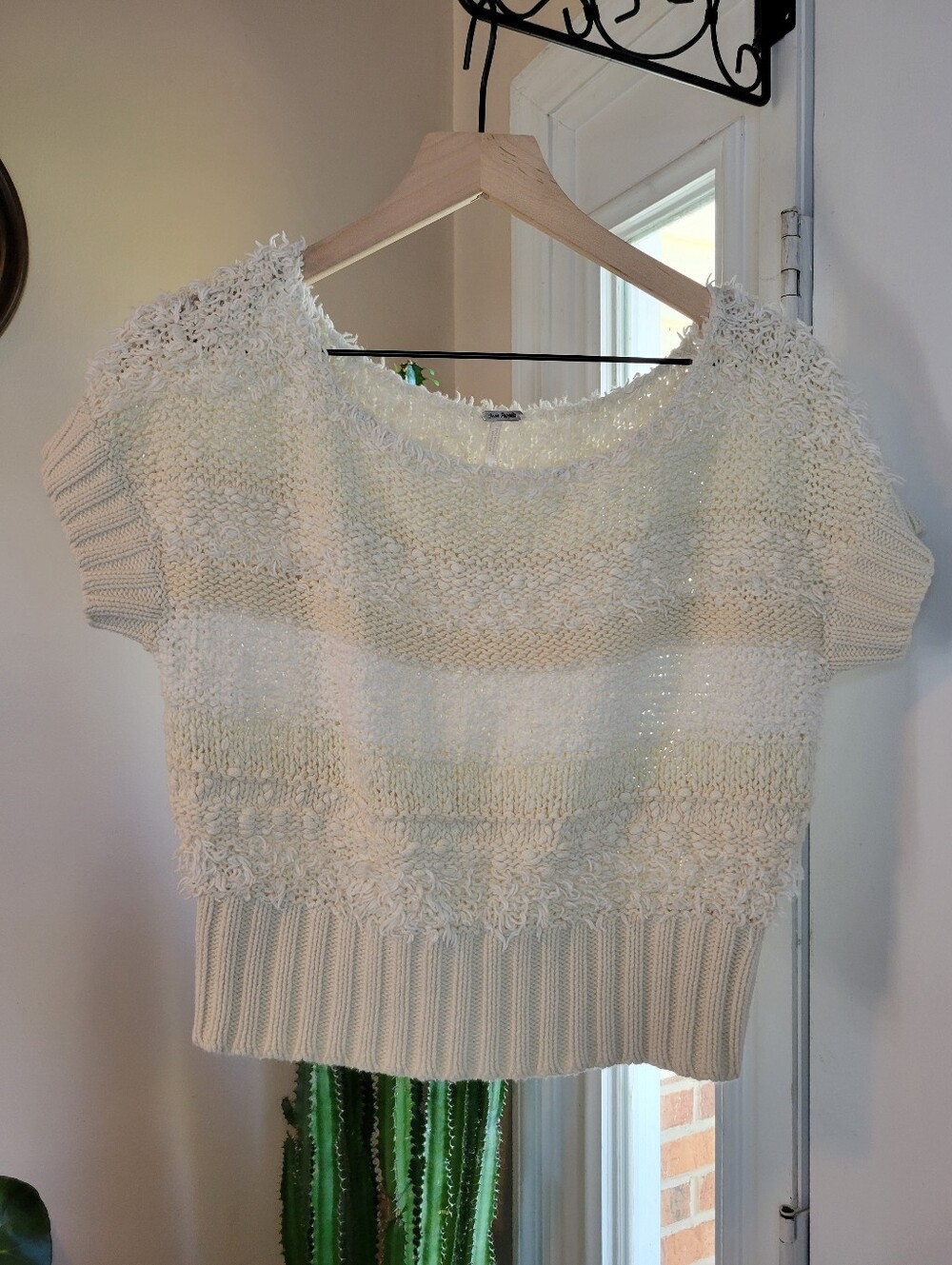 Free People Open Boat Neck Cropped Ivory Knit Sweater, Size Womens Medium